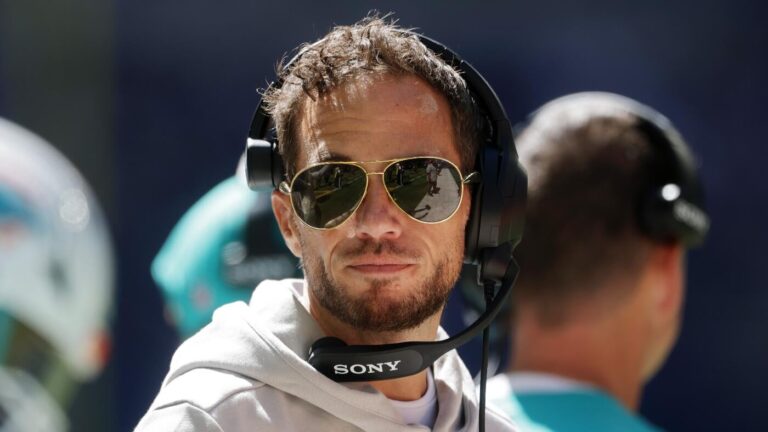 Dolphins coach Mike McDaniel on blowout loss to Colts: 'The good news is I don't see how it could be worse'