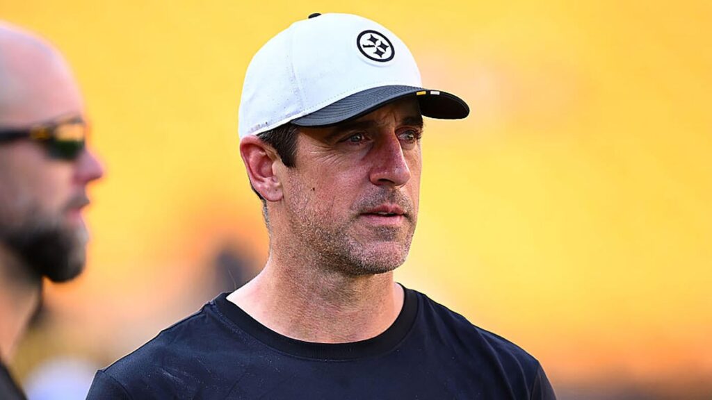 Steelers' Aaron Rodgers shuts down questions about facing Jets in first game with Pittsburgh