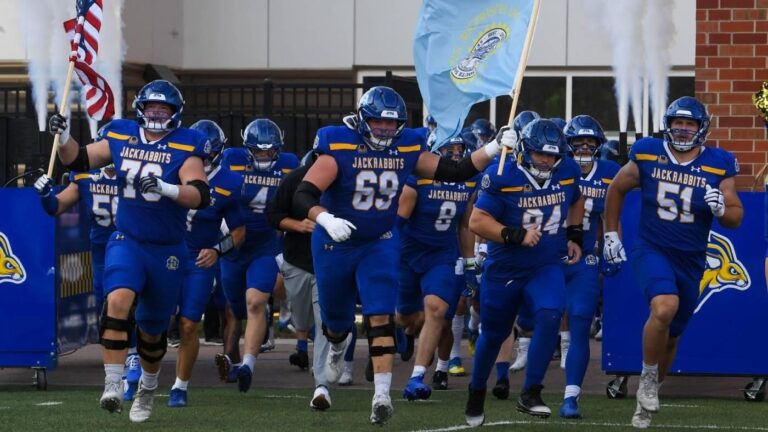 College football top 25: Impressive start to season has South Dakota State near top of FCS power rankings