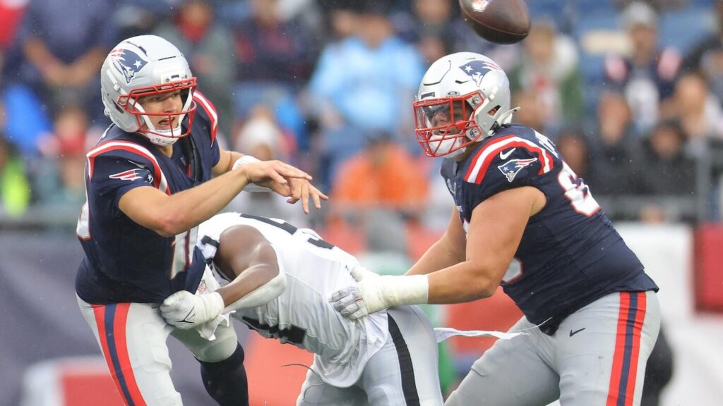 Patriots' second-half collapse vs. Raiders shows Drake Maye, offense still a work in progress