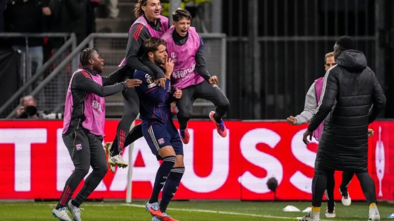 WATCH: USMNT's Tanner Tessmann's first ever European goal was an absolute rocket golazo