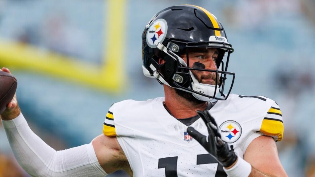 Steelers QB Skylar Thompson jumped, robbed in Ireland, suffers minor injuries