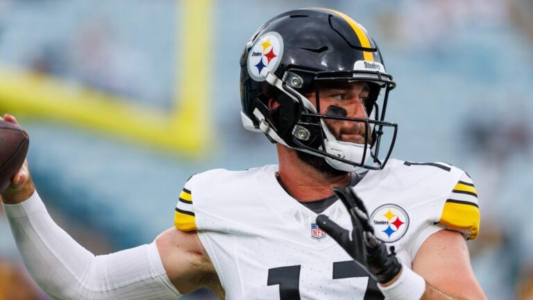 Steelers QB Skylar Thompson jumped, robbed in Ireland, suffers minor injuries