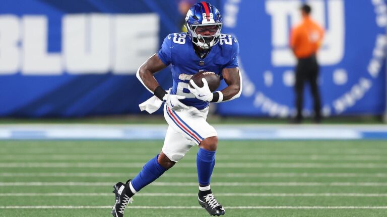 Giants RB Tyrone Tracy to reportedly miss time with dislocated shoulder, opening door for Cam Skattebo