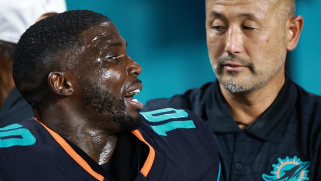 Tyreek Hill injury: Dolphins wideout 'in good spirits' despite devastating knee injury vs. Jets