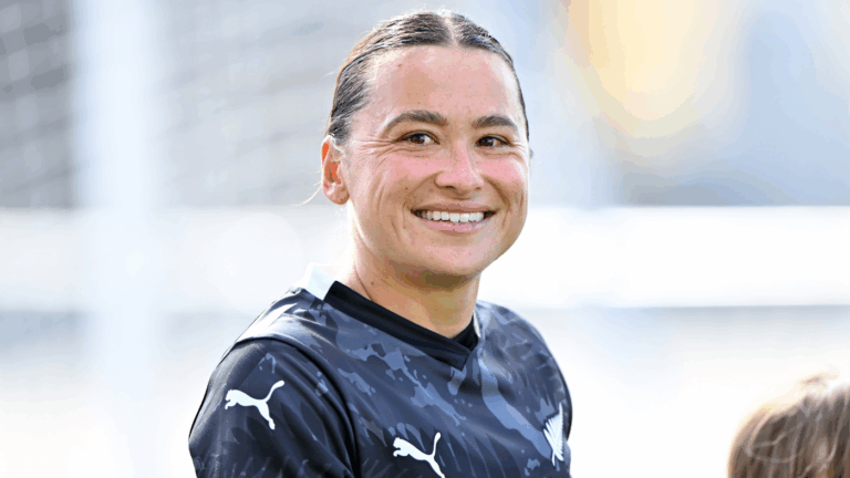Ali Riley announces retirement at end of NWSL season; 'Proud to be able to say goodbye on my own terms'
