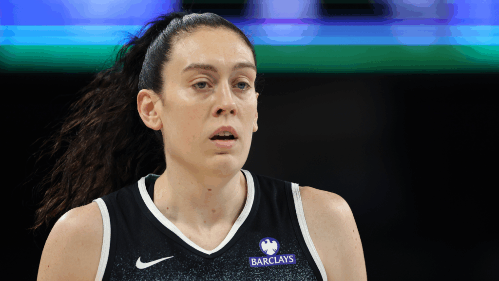 Breanna Stewart injury: Liberty star leaves Game 1 vs. Mercury in overtime with apparent left knee issue
