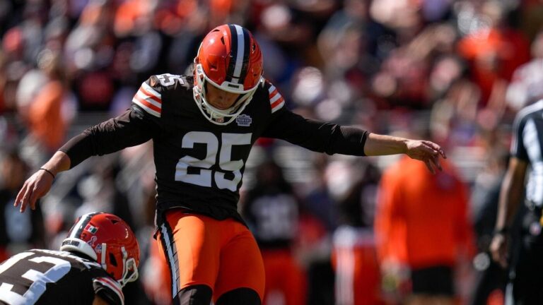 Browns to stick with kicker Andre Szmyt despite Week 1 struggles