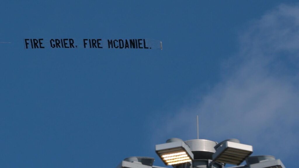 Dolphins fans fly banner urging team to fire coach Mike McDaniel, GM Chris Grier