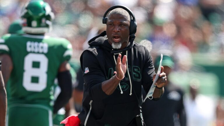 Aaron Glenn insists 'sky is not falling' for Jets despite dreaded 0-2 start, Justin Fields injury