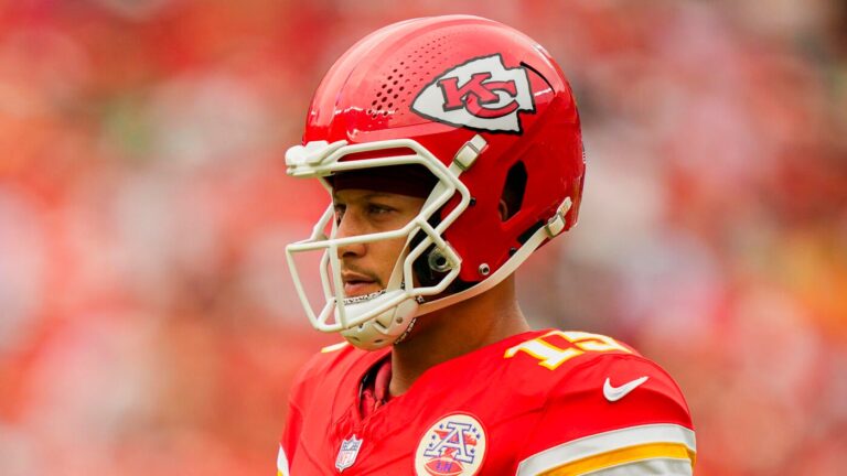 Patrick Mahomes increases sense of urgency amid Chiefs' 0-2 start, embraces challenge: 'What an opportunity'