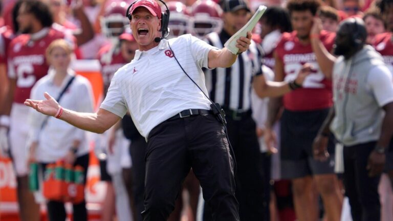 Coaches Poll top 25: Oklahoma, Texas Tech, Indiana rise in college football rankings after notable wins