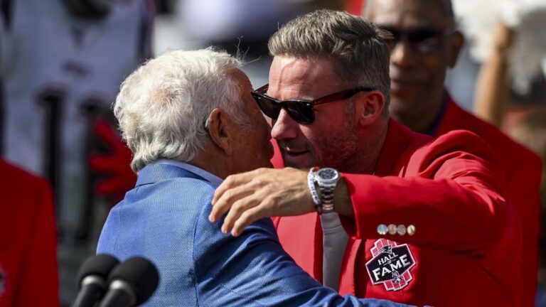 Julian Edelman, Bill Parcells inducted into Patriots Hall of Fame, Tom Brady, Rob Gronkowkski send congrats