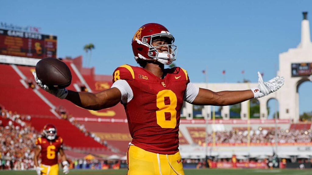 B1G Time: Welcome back Oregon! USC feasting on inferior foes while Iowa's passing game has found a new bottom