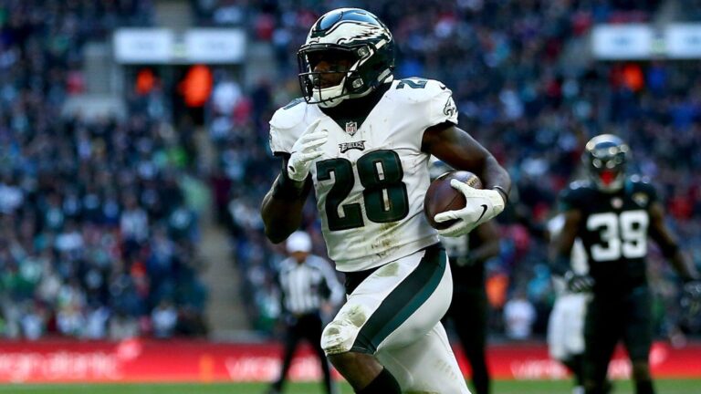 Former NFL running back Wendell Smallwood sentenced to 18 months in prison for COVID relief fraud case