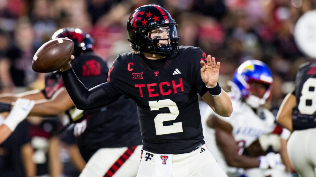 Behren Morton injury: Texas Tech quarterback ruled out of game vs. Kansas after pass rusher falls on leg