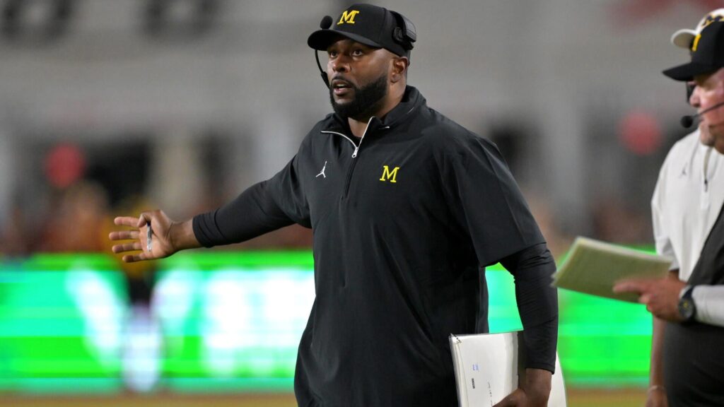 AP Top 25 poll: Indiana gains multiple first-place votes, Michigan out in Week 8 college football rankings