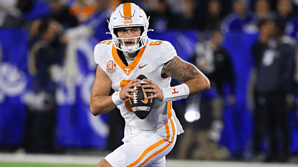 College football odds, picks, predictions: Oklahoma vs. Tennessee, Vanderbilt vs. Texas, fuel Week 10 slate