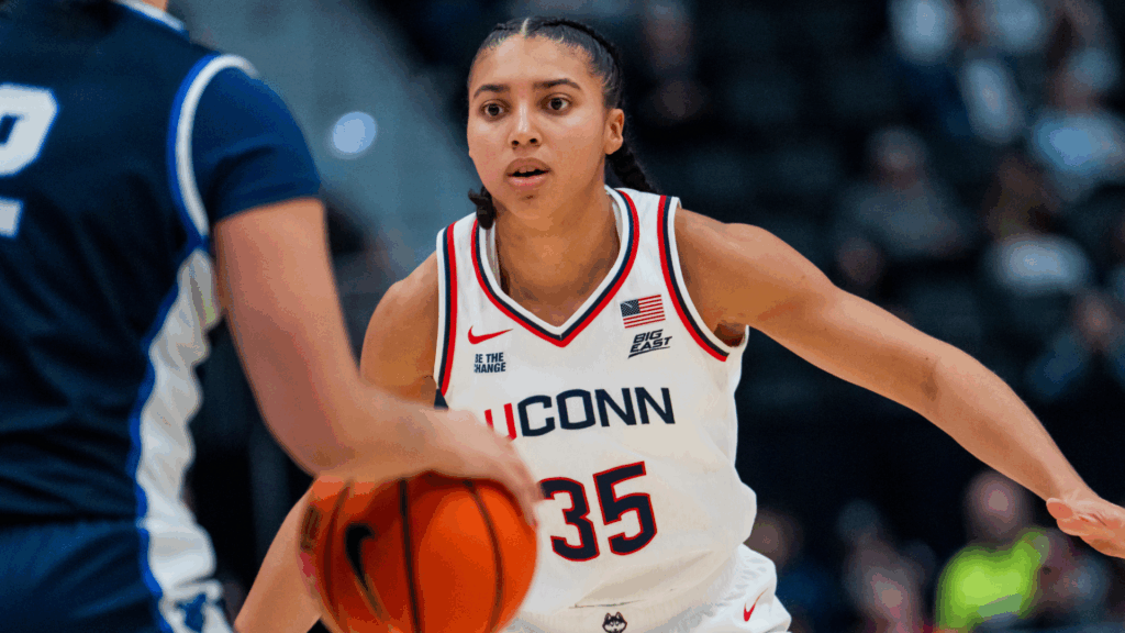 Women's college basketball Power Rankings: UConn starts the season No. 1 with more big names on Huskies' heels