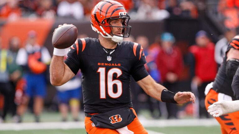 Bengals QB Joe Flacco dealing with shoulder injury, status vs. Bears in doubt, per report