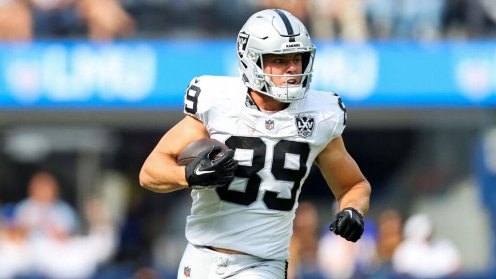 NFL Week 5 Fantasy Football Injury Report: Latest news and updates on Brock Bowers and more