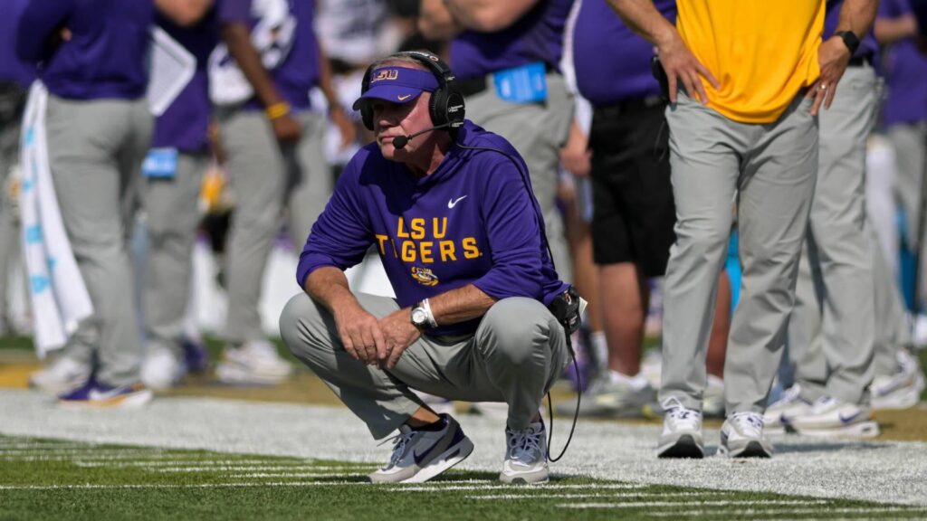 College football winners, losers in Week 8: Brian Kelly's LSU tenure is spiraling, Michigan shows life