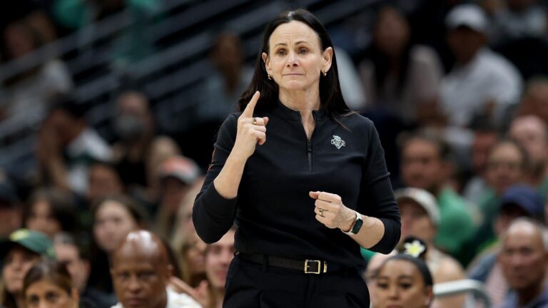Tempo to hire Sandy Brondello: Former Liberty coach will lead Toronto's WNBA expansion franchise, per report