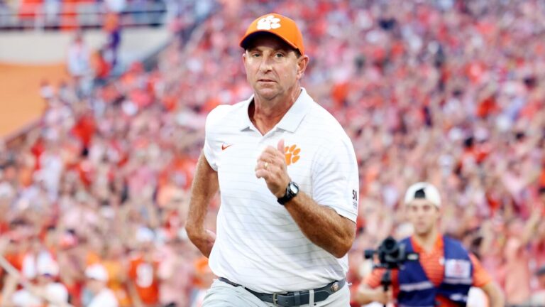 Clemson vs. North Carolina prediction, pick, odds, spread: Dabo Swinney, Bill Belichick seek turnarounds