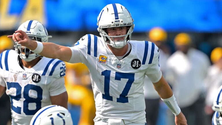 Week 8 NFL player props, picks, odds: Target Daniel Jones Over 233.5 passing yards for Sunday NFL prop bets
