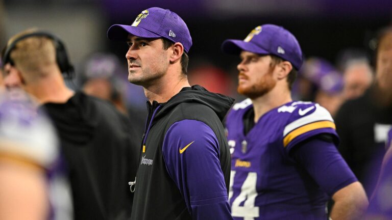 Vikings' QB nightmare: Daniel Jones and Sam Darnold could make NFL history -- just not for Minnesota