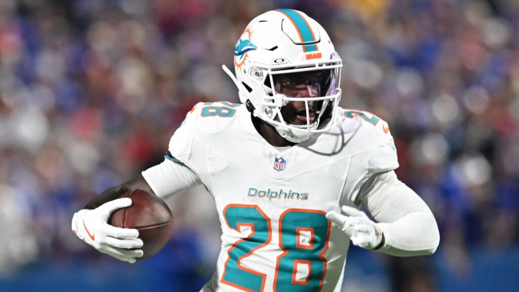 Week 7 NFL anytime touchdown scorer picks, odds: De'Von Achane among best bets for anytime TD scorer bets