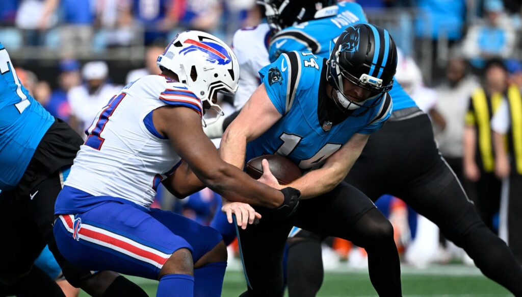 Ed Oliver injury: Bills star DT out indefinitely after suffering torn biceps against Panthers, per report