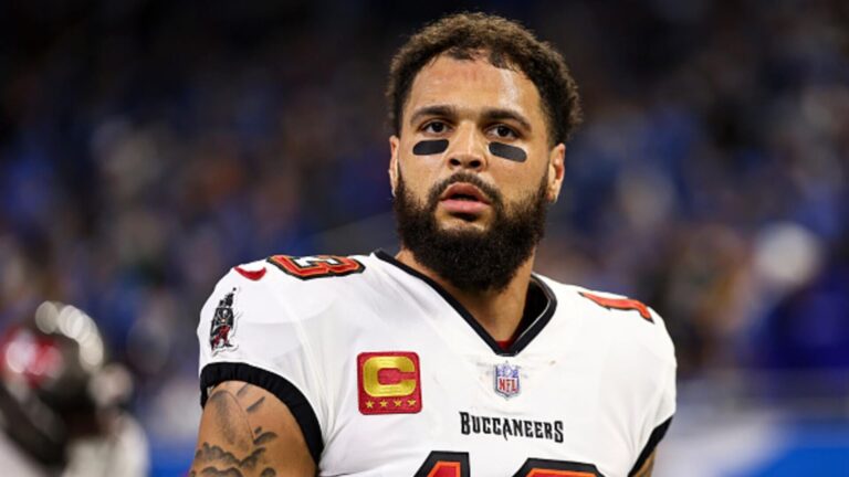 Mike Evans injury: Buccaneers star WR carted into the locker room during 'MNF' vs. Lions