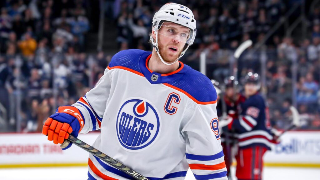 Connor McDavid, Oilers agree to contract extension: Edmonton signs three-time league MVP to two-year deal