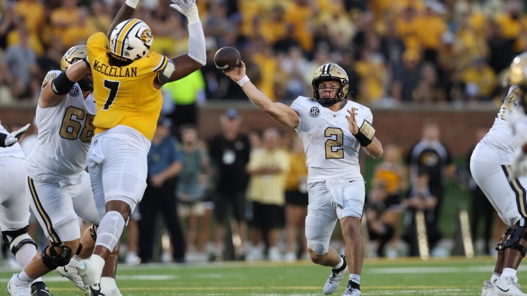 College football schedule, games 2025: What to watch in Week 9, TV channels, streaming, Saturday kickoff times