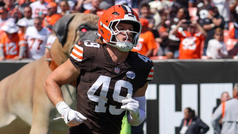 Carson Schwesinger injury: Browns' leading tackler suffers high ankle sprain, to be reevaluated after bye week