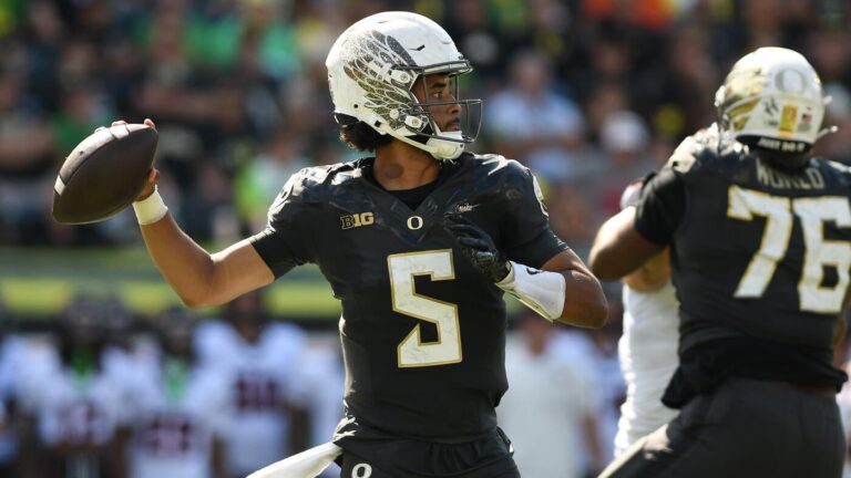 College football odds, lines, schedule for Week 7: Texas, Oregon open as favorites in conference showdowns