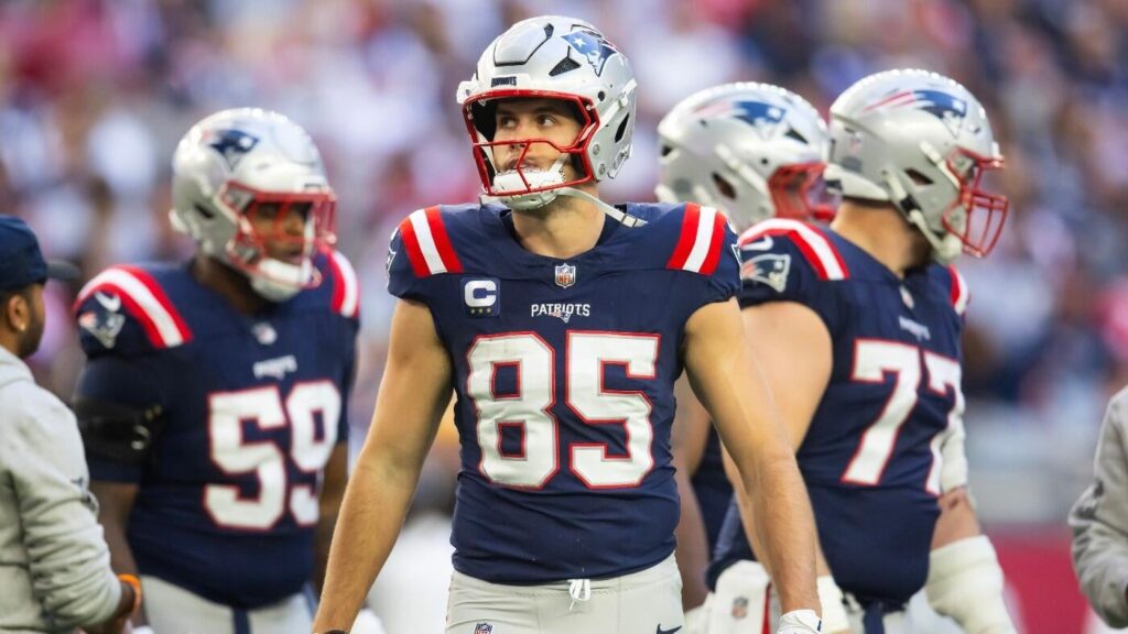 Patriots vs. Bills NFL player props: Self-Learning AI backs Hunter Henry under 40.5 receiving yards on SNF
