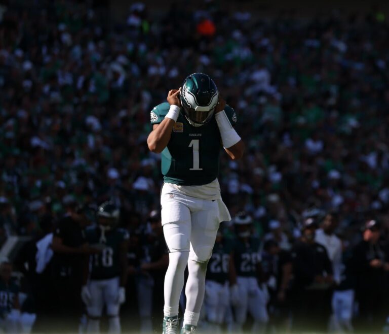 An identity crisis in Philadelphia: Eagles' offense showing major flaws, can Philly fix them?