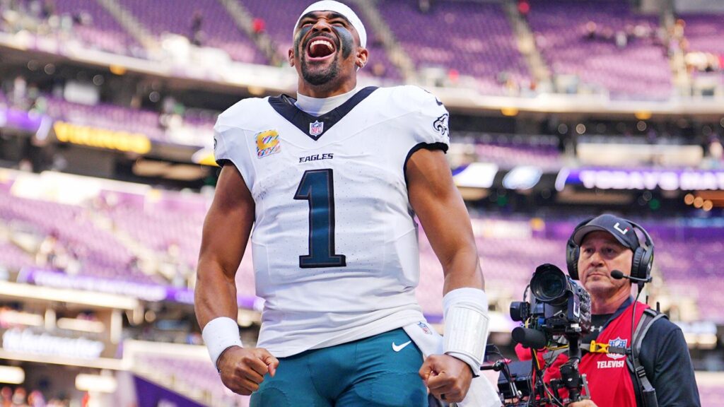 NFL Week 8 picks, best bets: Eagles get revenge on Giants, Aaron Rodgers beats Packers