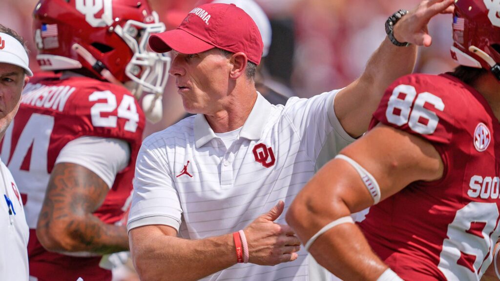 College football betting: Week 7 bets to make now or later according to expert, including Texas vs. Oklahoma