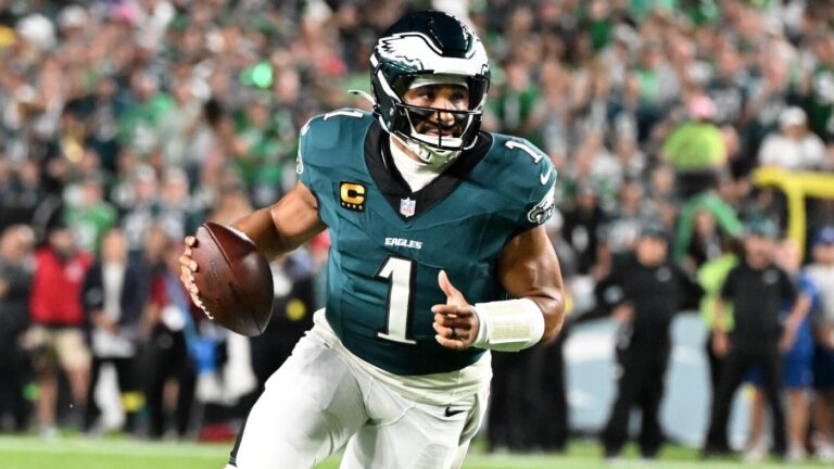 Eagles vs. Giants anytime touchdown scorer picks, predictions, betting odds: Target Jalen Hurts on TNF