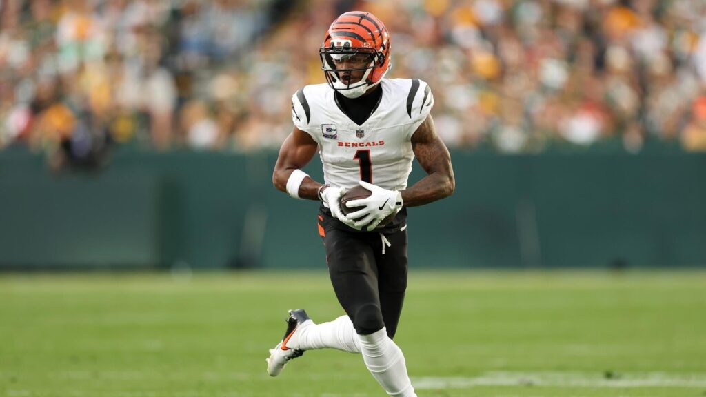 Ja'Marr Chase made it clear: 'I don't wanna play QB' -- but knows the Bengals offense well enough to do it