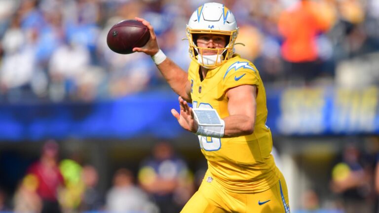 NFL DFS picks, Thursday Night Football: Vikings-Chargers daily fantasy football advice for DraftKings, FanDuel