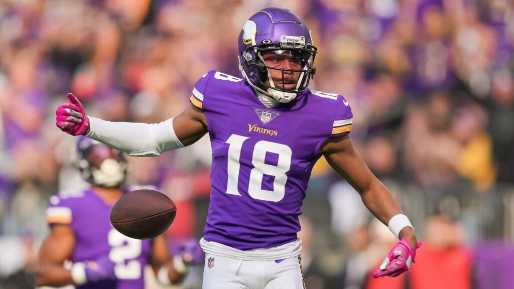 Vikings-Chargers predictions and more NFL Week 8 picks, plus 9 players who need to be traded