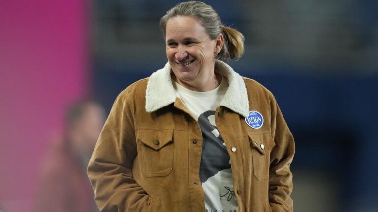 NWSL coach Laura Harvey says she asked AI about soccer tactics, used response to try new formation