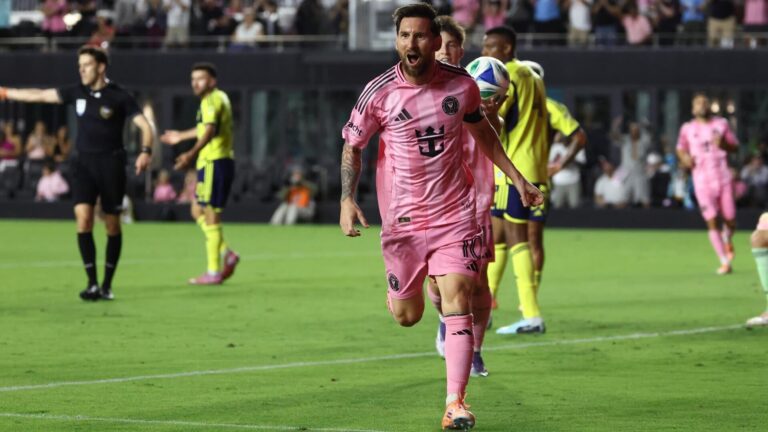 Lionel Messi starts off MLS Cup Playoffs with a bang by scoring rare header goal with acrobatic dive