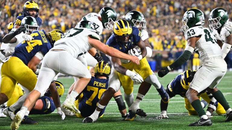 Michigan vs. Michigan State prediction, pick, odds, spread: Wolverines, Spartans set for heated rivalry game