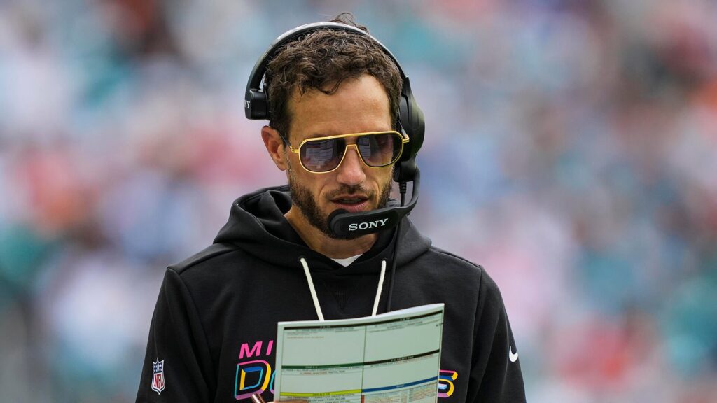 Mike McDaniel balks at Dolphins trade rumors, calls speculated player moves 'baseless, currently'