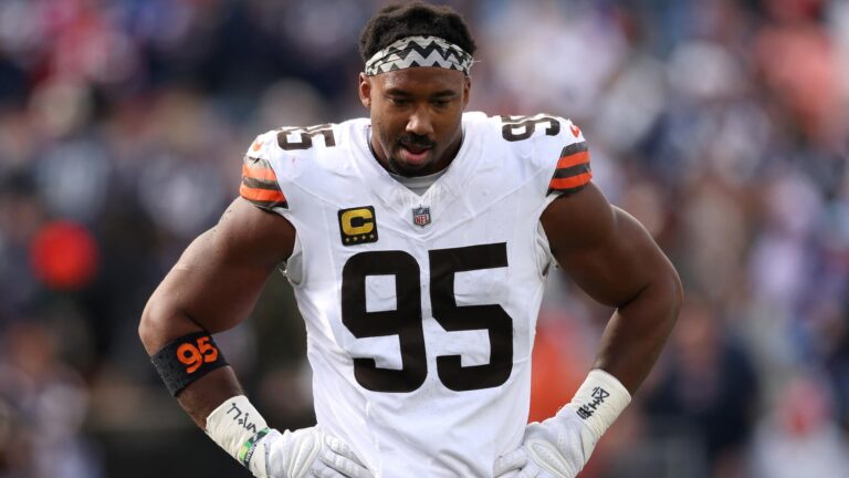 Myles Garrett frustrated after Browns waste five-sack game: Why Cleveland won't trade him before the deadline